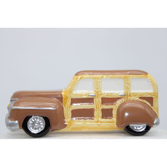 Dept 56 Snow Village - Woody Station Wagon - Picture 1 of 6